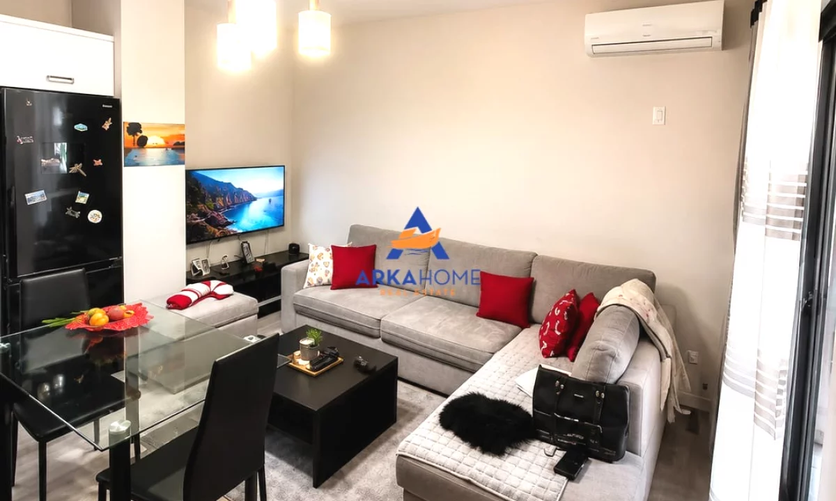 Shtepi me qera Apartament ne Tirane, 1+1, Mobilimi E mobiluar, Pagesa 535  Euro.