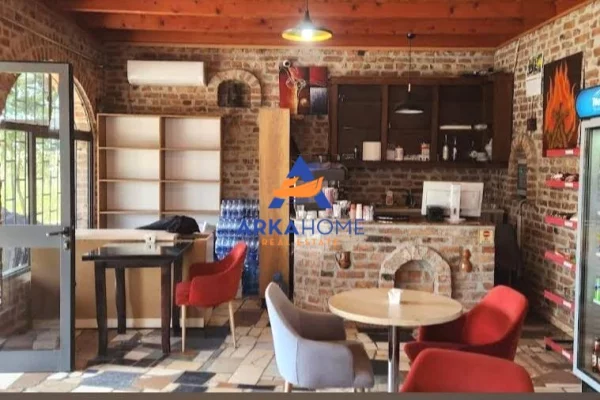 Ambient biznesi me qera 2+1 ne Tirane - 750 Euro