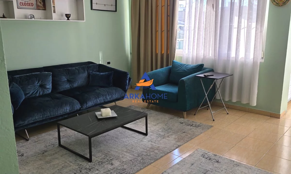Shtepi me qera Apartament ne Tirane, 2+1, Mobilimi E mobiluar, Pagesa 696  Euro.