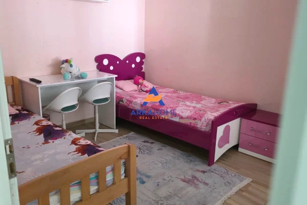 Shtepi me qera Apartament ne Tirane, 2+1, Mobilimi E mobiluar, Pagesa 696  Euro.