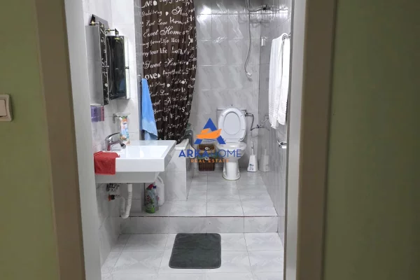 Shtepi me qera Apartament ne Tirane, 2+1, Mobilimi E mobiluar, Pagesa 696  Euro.