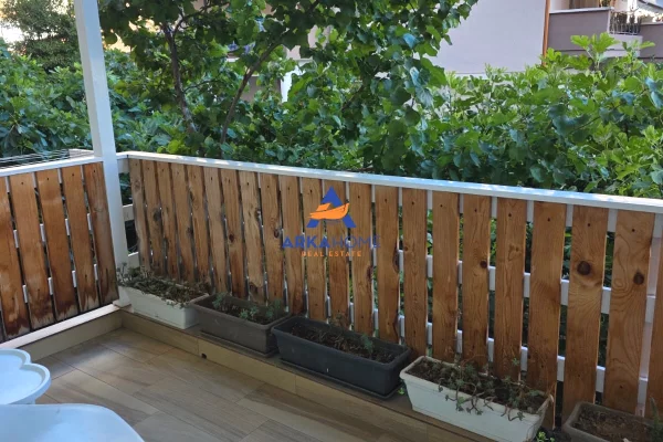 Shtepi me qera Apartament ne Tirane, 2+1, Mobilimi E mobiluar, Pagesa 696  Euro.