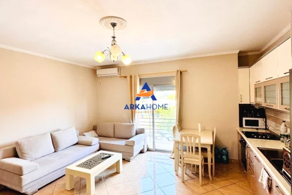 JEPET APARTAMENT ME QERA 1+1+BALLKON " RRUGA DISHA, PRANË RRETHIT TË SHKOZËS" 400 EURO