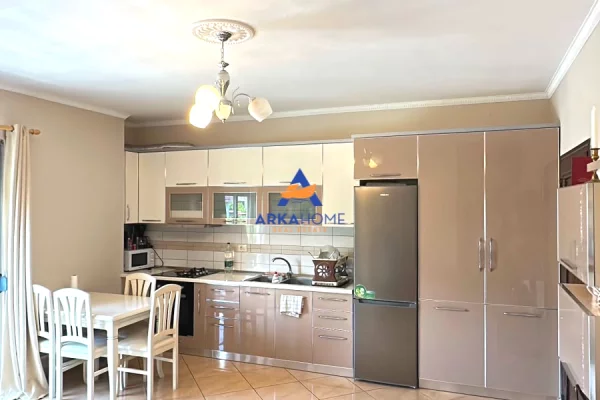 Shtepi me qera Apartament ne Tirane, 1+1, Mobilimi E mobiluar, Pagesa 400  Euro.