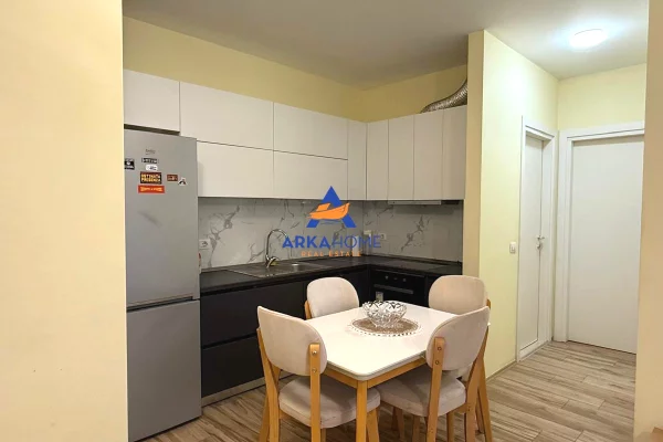 Shtepi me qera Apartament ne Tirane, 2+1, Mobilimi E mobiluar, Pagesa 750  Euro.