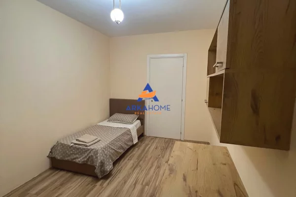 Shtepi me qera Apartament ne Tirane, 2+1, Mobilimi E mobiluar, Pagesa 750  Euro.