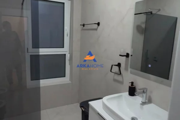Shtepi me qera Apartament ne Tirane, 1+1, Mobilimi E mobiluar, Pagesa 535  Euro.