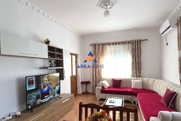 Shtepi me qera Apartament ne Tirane, 2+1, Mobilimi E mobiluar, Pagesa 535  Euro.