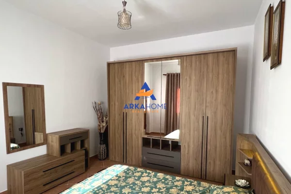 Shtepi me qera Apartament ne Tirane, 2+1, Mobilimi E mobiluar, Pagesa 535  Euro.