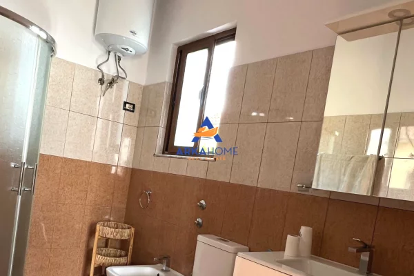 Shtepi me qera Apartament ne Tirane, 2+1, Mobilimi E mobiluar, Pagesa 535  Euro.