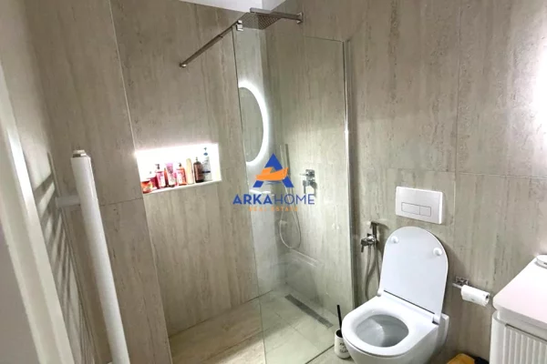 Shtepi me qera Apartament ne Tirane, 1+1, Mobilimi E mobiluar, Pagesa 696  Euro.