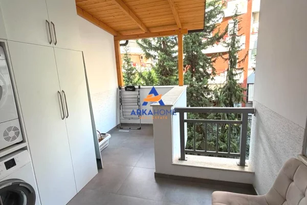 Shtepi me qera Apartament ne Tirane, 1+1, Mobilimi E mobiluar, Pagesa 696  Euro.