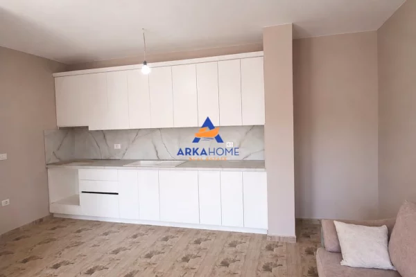 Shtepi me qera Apartament ne Tirane, 2+1, Mobilimi E mobiluar, Pagesa 535  Euro.