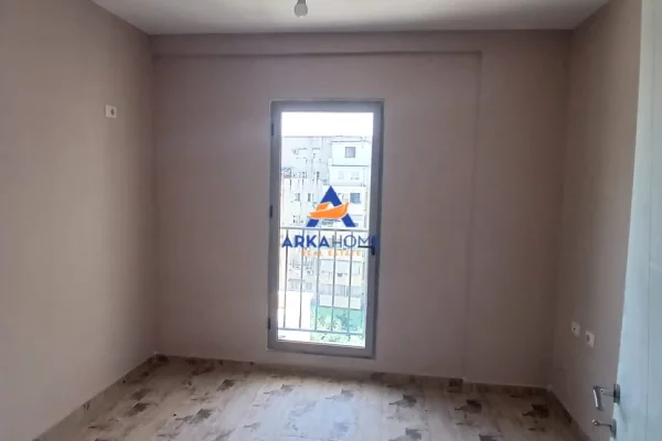 Shtepi me qera Apartament ne Tirane, 2+1, Mobilimi E mobiluar, Pagesa 535  Euro.