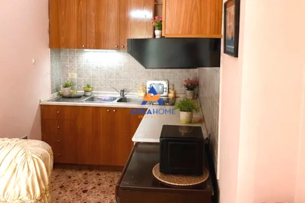 Shtepi ne shitje Apartament ne Tirane, 1+1, Mobilimi E mobiluar, Pagesa 150,053  Euro.