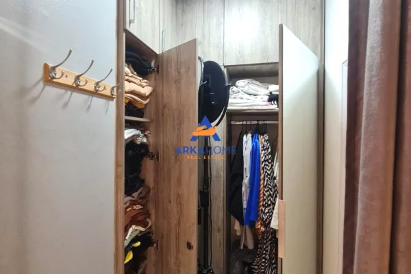 JEPET DYQAN ME QERA 34M2 "RRUGA BARDHYL" 80.000 LEKE