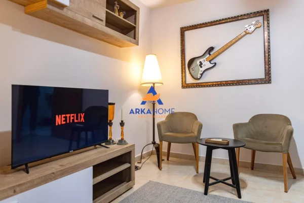 JEPET ME QERA APARTAMENT 1+1+2 BALLKONE " MINE PEZA" 700 EURO