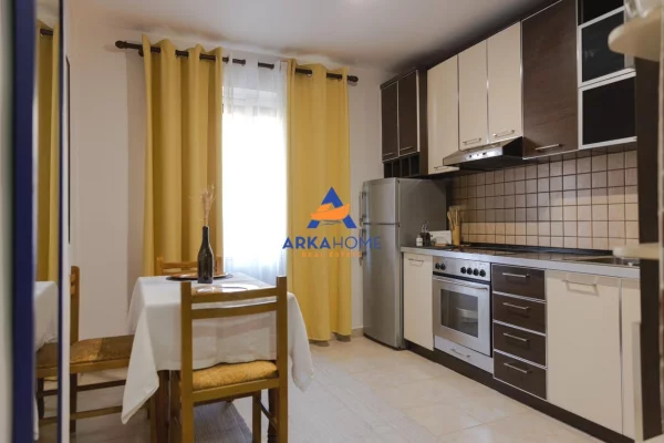 Shtepi me qera Apartament ne Tirane, 1+1, Mobilimi E mobiluar, Pagesa 700  Euro.