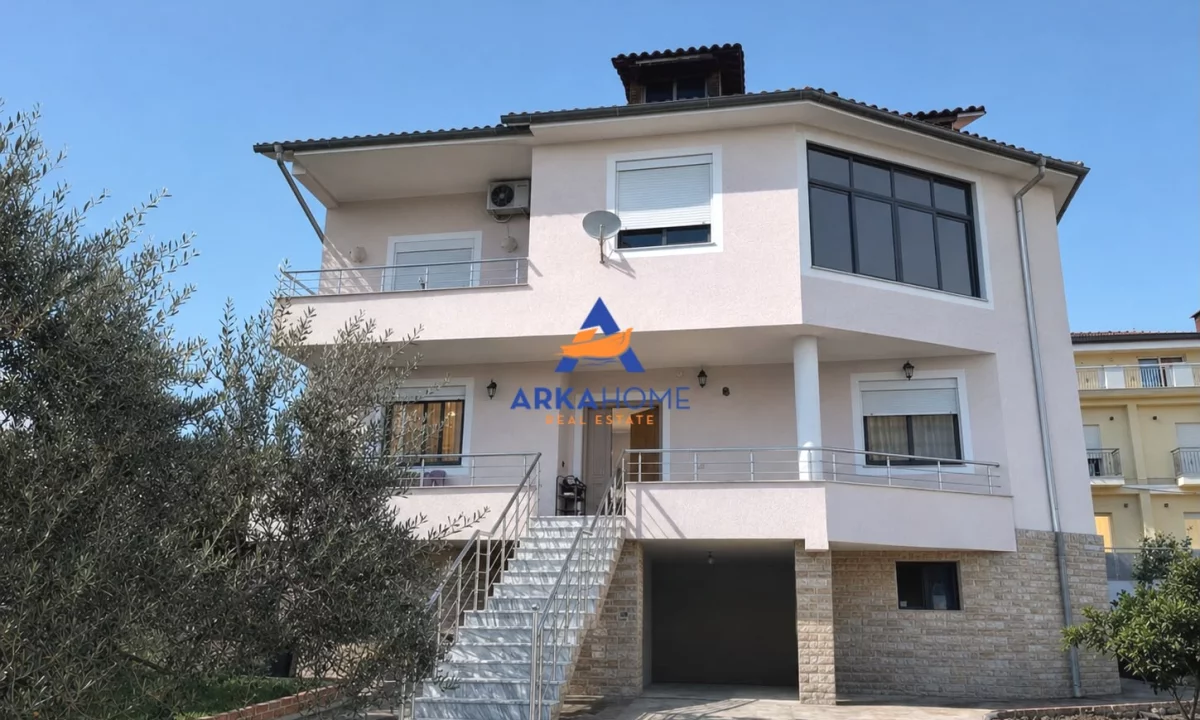 Shtepi me qera Vila Luksoze ne Tirane, 3+1, Mobilimi E mobiluar, Pagesa 3,751  Euro.