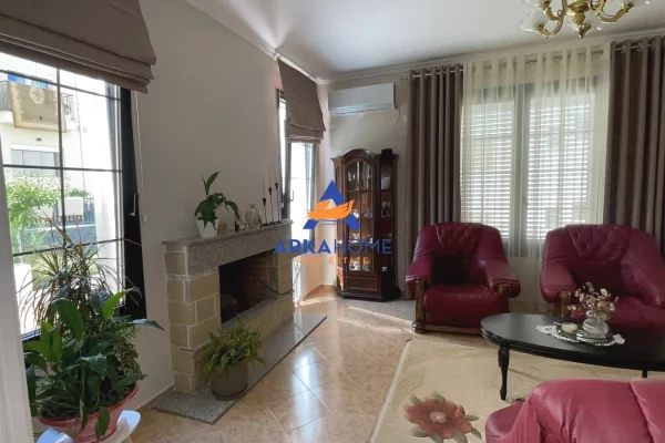 Shtepi me qera Vila Luksoze ne Tirane, 3+1, Mobilimi E mobiluar, Pagesa 3,751  Euro.