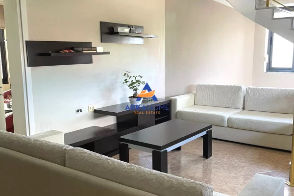 Shtepi me qera Vila Luksoze ne Tirane, 3+1, Mobilimi E mobiluar, Pagesa 3,751  Euro.
