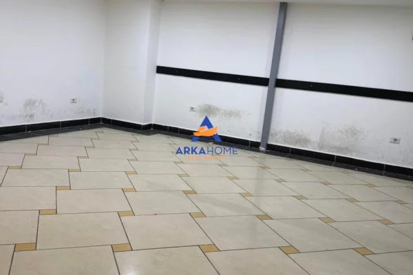 JEPET DYQAN ME QERA 60M2 "TEK GALERIA, ISH KINEMA 17 NENTORI" 60.000 LEKE