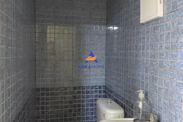JEPET DYQAN ME QERA 60M2 "TEK GALERIA, ISH KINEMA 17 NENTORI" 60.000 LEKE