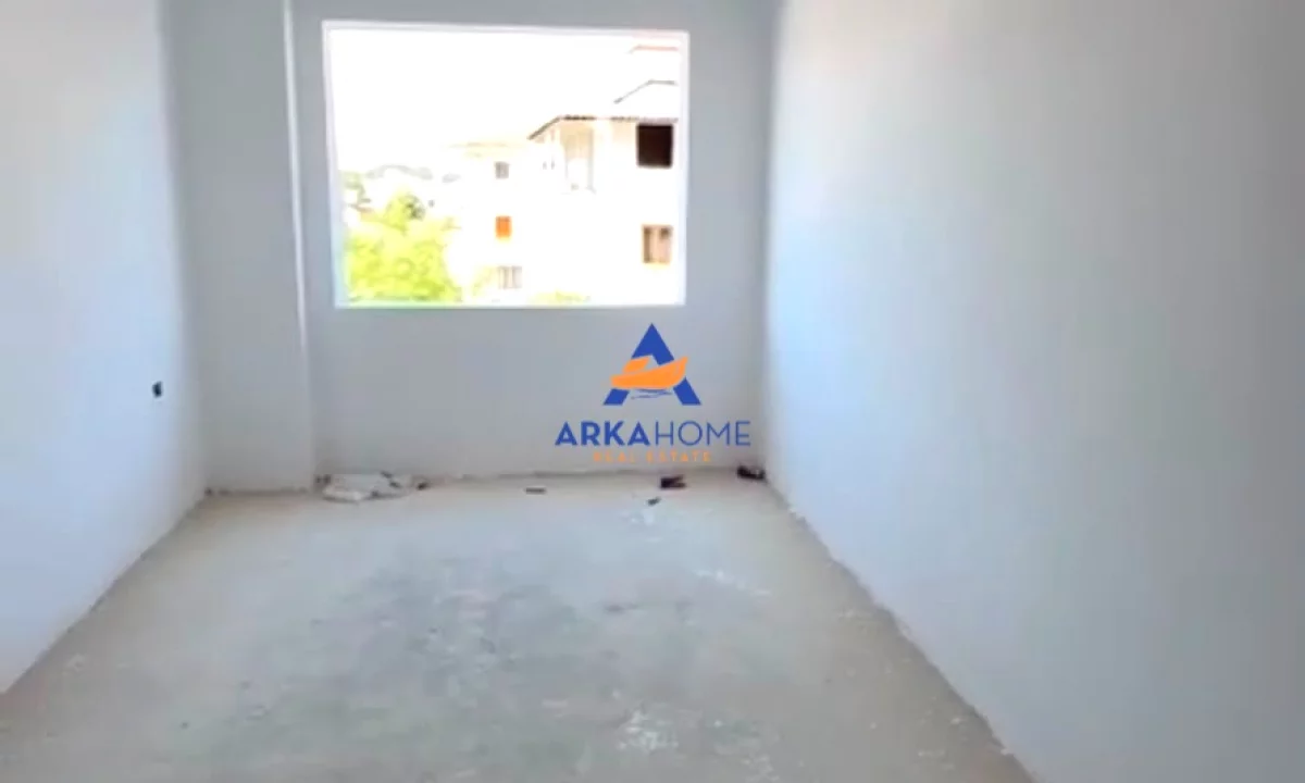 Shtepi ne shitje Apartament ne Tirane, 1+1, Mobilimi Bosh, pa mobiluar, Pagesa 68,000  Euro.