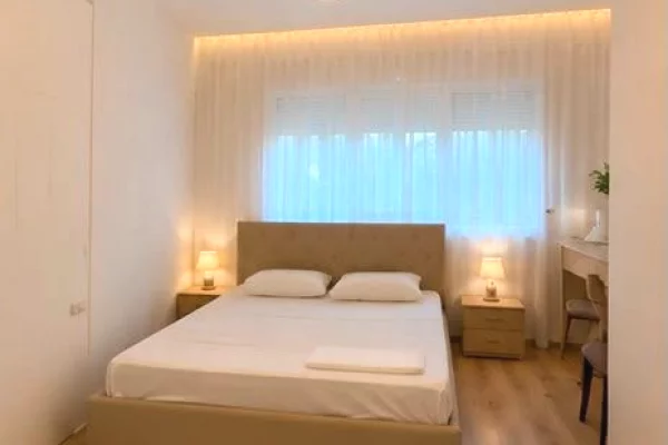 Shtepi me qera Apartament ne Tirane, 2+1, Mobilimi E mobiluar, Pagesa 803  Euro.