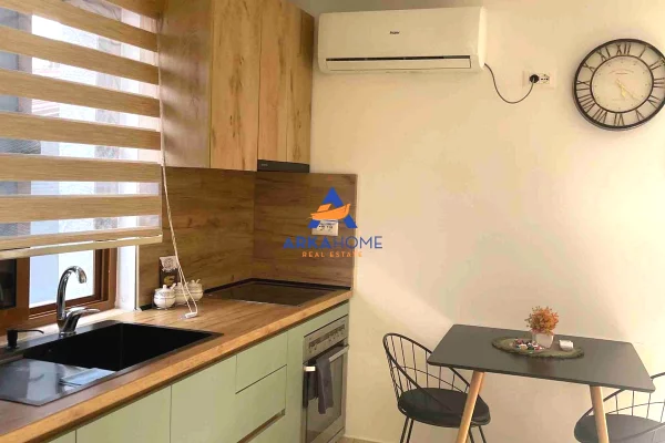 Shtepi me qera Apartament ne Tirane, 1+1, Mobilimi E mobiluar, Pagesa 428  Euro.