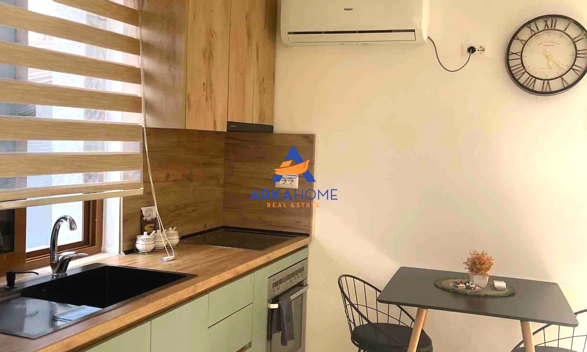 Shtepi me qera Apartament ne Tirane, 1+1, Mobilimi E mobiluar, Pagesa 428  Euro.
