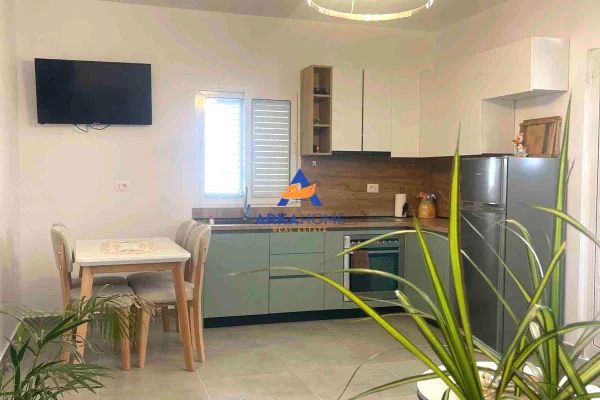 Shtepi me qera Apartament ne Tirane, 2+1, Mobilimi E mobiluar, Pagesa 535  Euro.