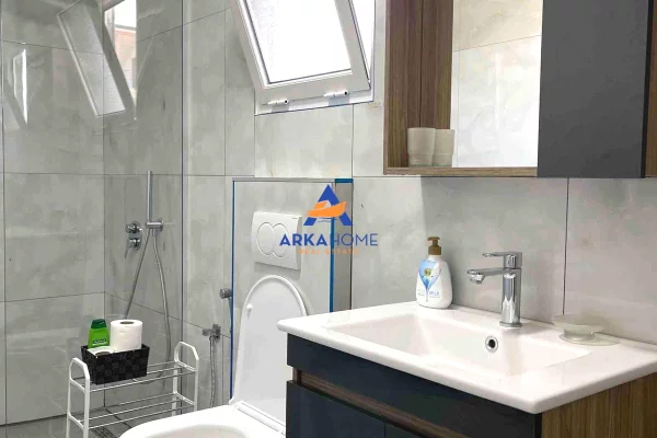 Shtepi me qera Apartament ne Tirane, 2+1, Mobilimi E mobiluar, Pagesa 535  Euro.