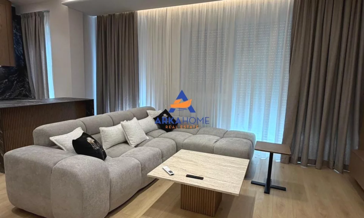 Shtepi ne shitje Vila Luksoze ne Tirane, 3+1, Mobilimi E mobiluar, Pagesa 500,000  Euro.