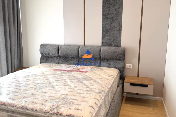 Shtepi ne shitje Vila Luksoze ne Tirane, 3+1, Mobilimi E mobiluar, Pagesa 500,000  Euro.
