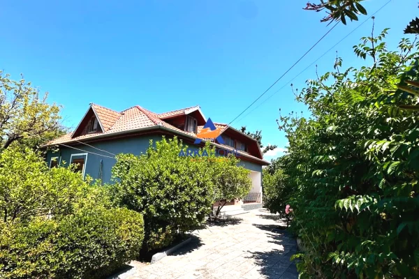 SHITET SHTEPI PRIVATE 1300M2 "AFER INSTITUTIT" 260000 EURO