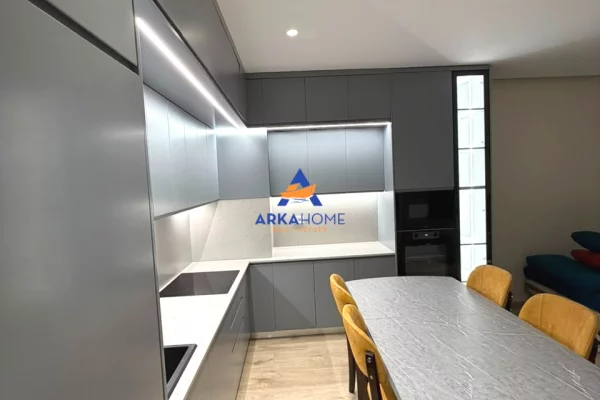 Shtepi me qera Apartament ne Tirane, 1+1, Mobilimi E mobiluar, Pagesa 1,200  Euro.