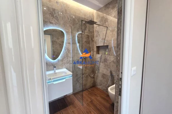 Shtepi ne shitje Apartament ne Tirane, 1+1, Mobilimi E mobiluar, Pagesa 120,000  Euro.
