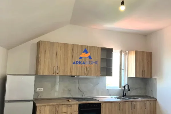 Shtepi me qera Apartament ne Tirane, 2+1, Mobilimi E mobiluar, Pagesa 400  Euro.