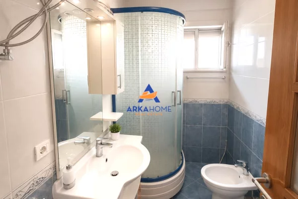 Shtepi me qera Apartament ne Tirane, 2+1, Mobilimi E mobiluar, Pagesa 650  Euro.