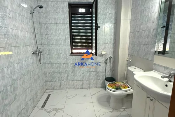 Shtepi me qera Apartament ne Tirane, 2+1, Mobilimi E mobiluar, Pagesa 525  Euro.