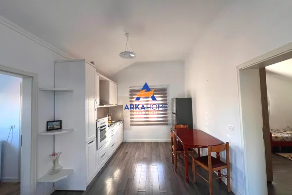 Shtepi me qera Apartament ne Tirane, 2+1, Mobilimi E mobiluar, Pagesa 428  Euro.