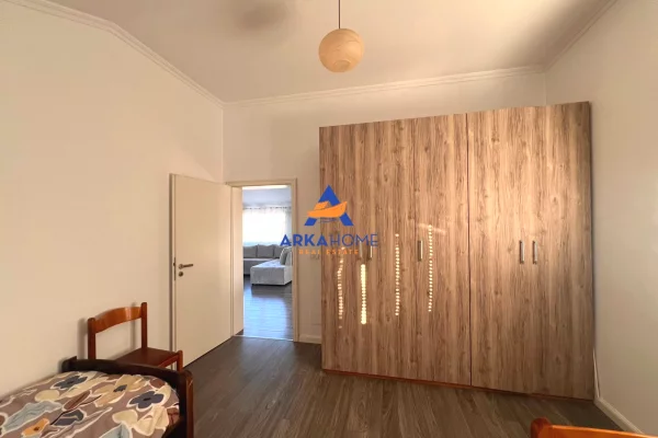 Shtepi me qera Apartament ne Tirane, 2+1, Mobilimi E mobiluar, Pagesa 428  Euro.