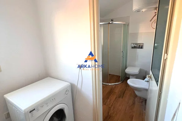 Shtepi me qera Apartament ne Tirane, 2+1, Mobilimi E mobiluar, Pagesa 428  Euro.