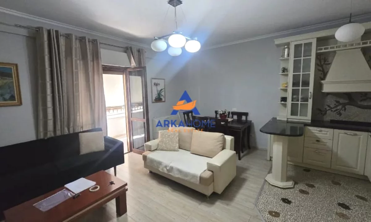 Shtepi me qera Apartament ne Tirane, 1+1, Mobilimi E mobiluar, Pagesa 696  Euro.
