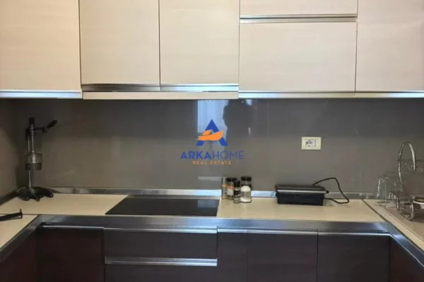 Shtepi me qera Apartament ne Tirane, 3+1, Mobilimi E mobiluar, Pagesa 1,000  Euro.