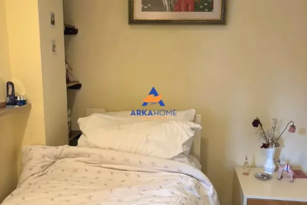 Shtepi me qera Apartament ne Tirane, 3+1, Mobilimi E mobiluar, Pagesa 1,000  Euro.