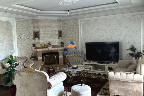 Shtepi me qera Apartament ne Tirane, 3+1, Mobilimi E mobiluar, Pagesa 3,536  Euro.