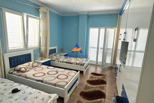 Shtepi me qera Apartament ne Tirane, 3+1, Mobilimi E mobiluar, Pagesa 3,536  Euro.