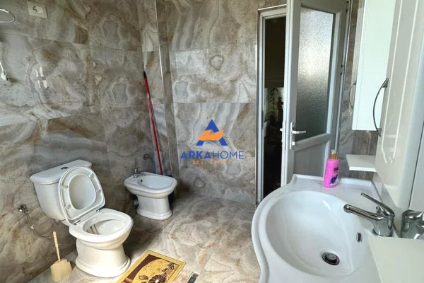 Shtepi me qera Apartament ne Tirane, 3+1, Mobilimi E mobiluar, Pagesa 3,536  Euro.